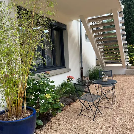 Lavou Apartment